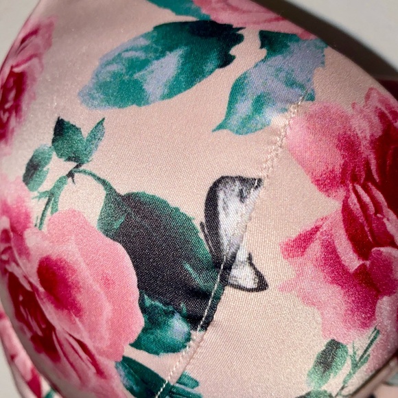 Like NEW Victoria Secret Very Sexy Rose Print Glitter straps, Push-Up Bra 32D - Picture 3 of 10